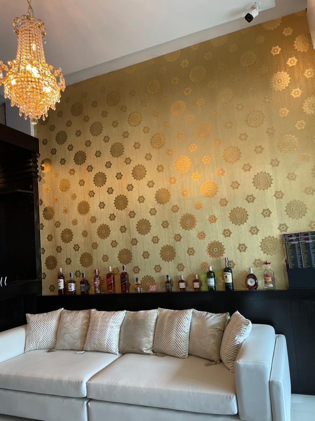 Elephant Room Patong Luaran gambar