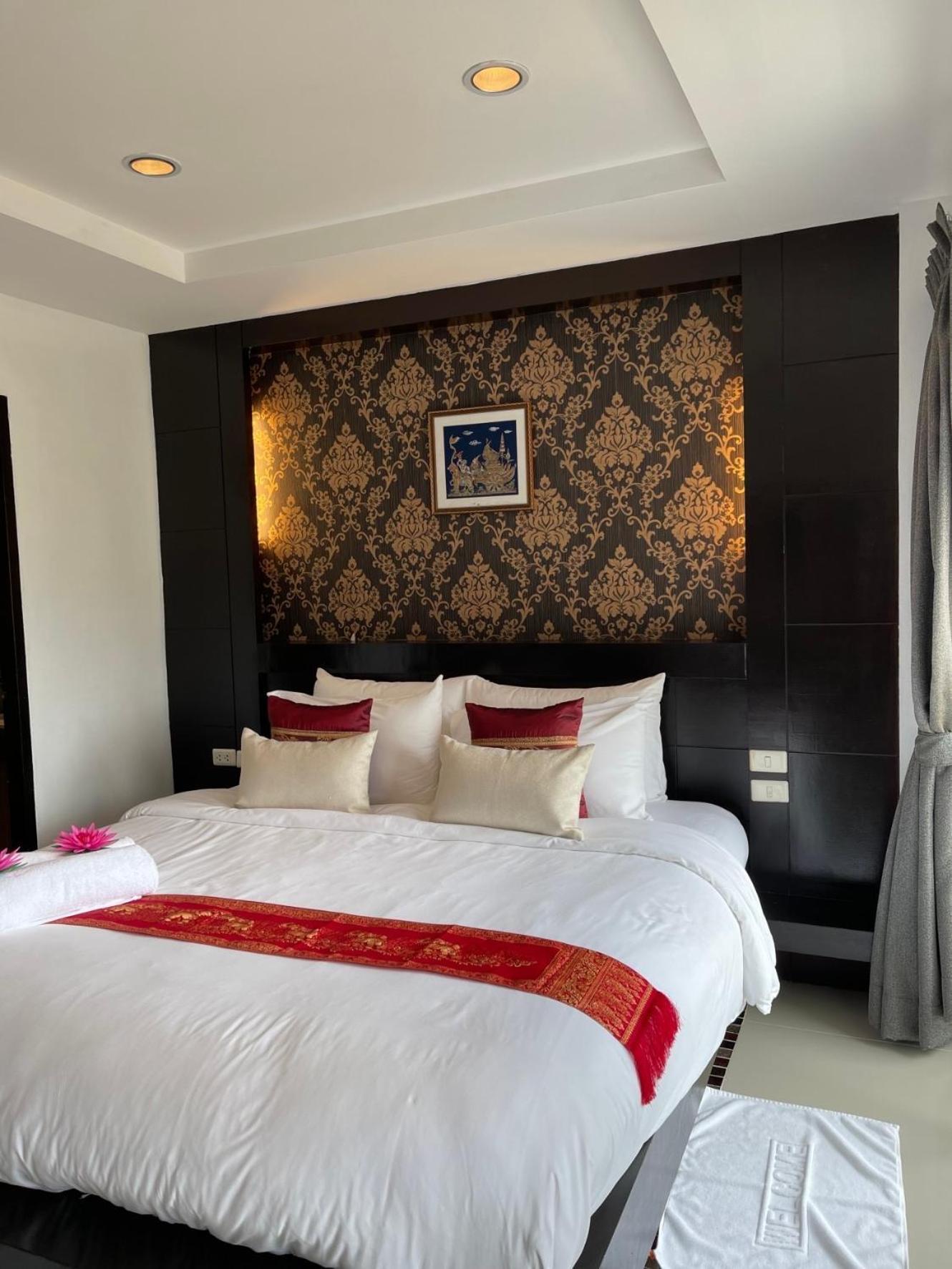 Elephant Room Patong Luaran gambar
