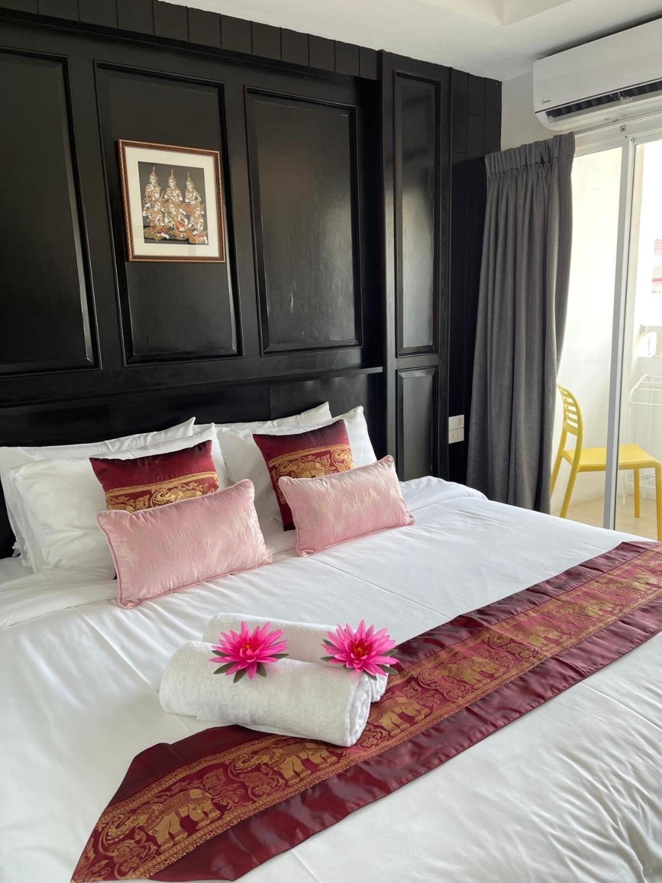 Elephant Room Patong Luaran gambar